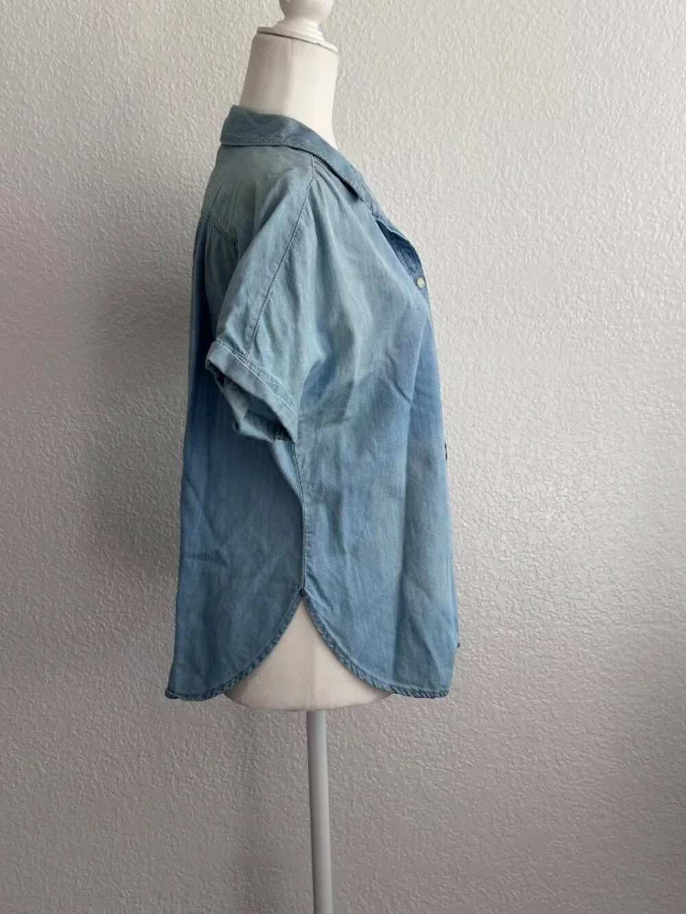 Universal Thread Chambray Button-Up Shirt | Short Sleeve Denim Top | Size XS - Picture 5 of 9
